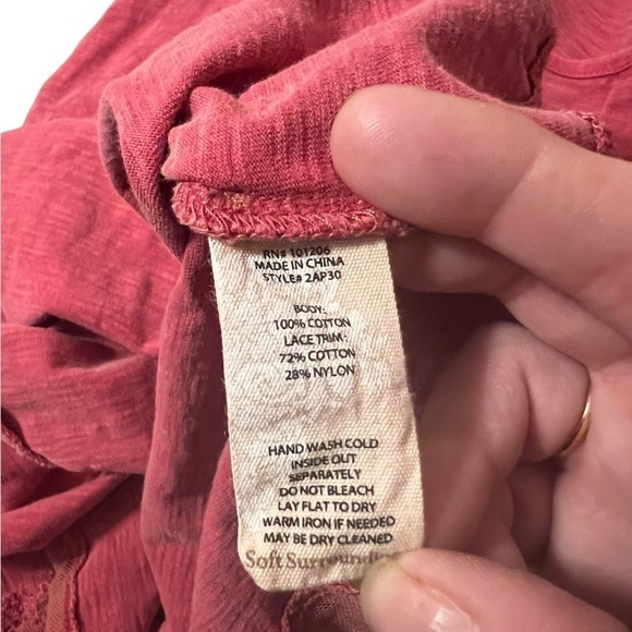 Soft Surroundings red lace bottom 100% cotton long sleeved tunic top - Picture 6 of 7